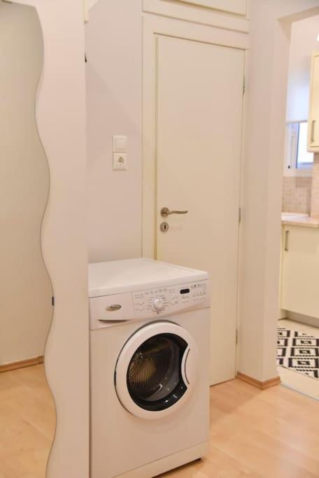 Tiny Treasure Apartment アテネ エクステリア 写真