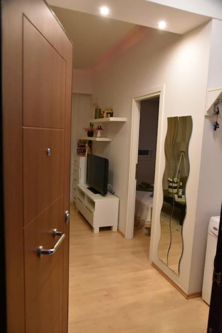 Tiny Treasure Apartment アテネ エクステリア 写真